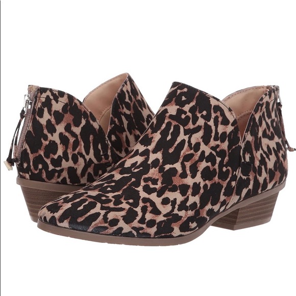 Kenneth Cole REACTION Side Way Bootie